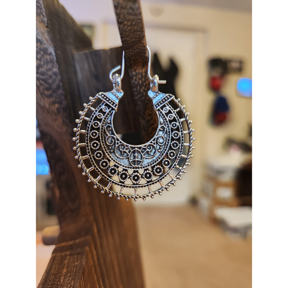 Dangle Silve toned Earrings - Picture 5 of 5